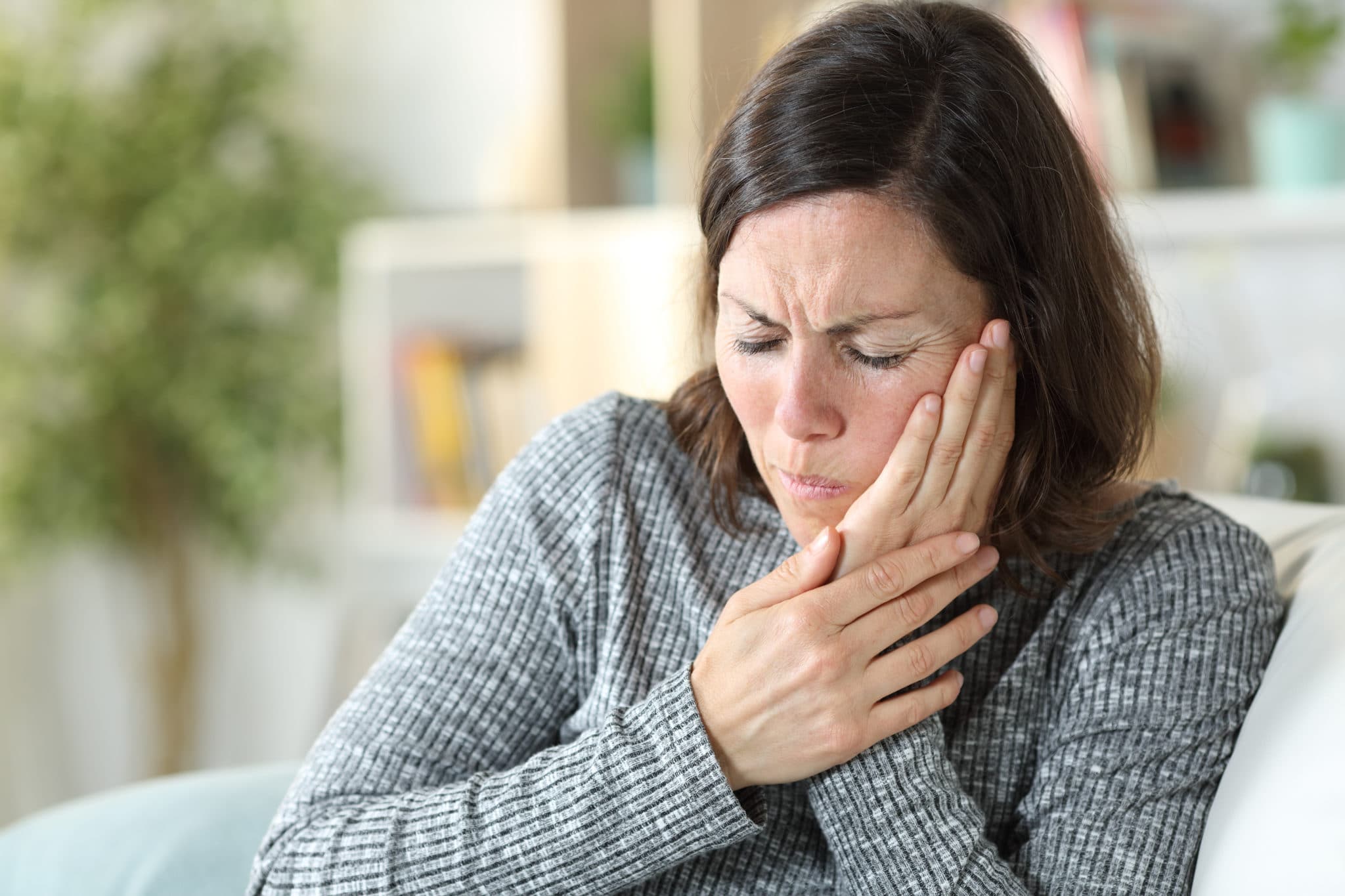 ist TMJ Disorder Schmerzen und Kopfschmerzen im Zusammenhang mit Zahnspangen oder invisalign